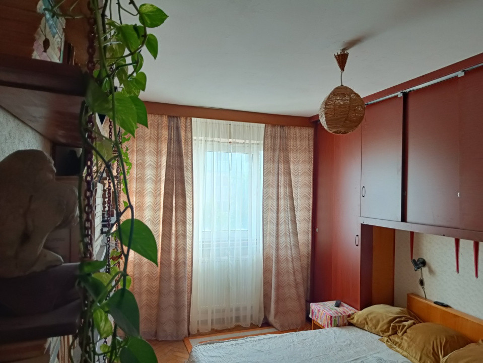 Apartament 4 camere decomandat, etaj 3, zona bazei sportive Manastur