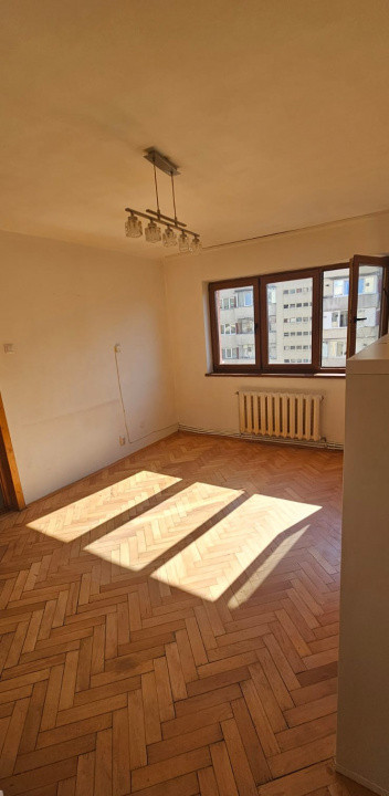 Apartament 3 camere, etaj intermediar, cartier Grigorescu