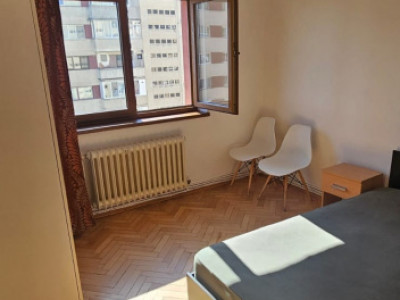 Apartament 3 camere, etaj intermediar, cartier Grigorescu