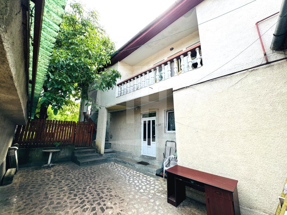 Teren cu casa demolabila sau proiect de reamenajare, in Gruia