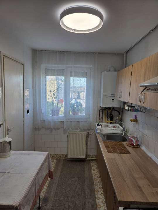 Apartament 4 camere decomandat, zona Bazei Sportive