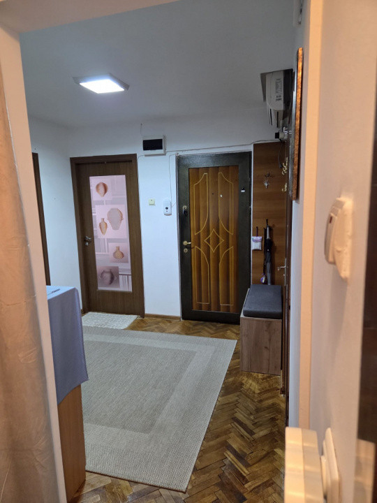 Apartament 4 camere decomandat, zona Bazei Sportive