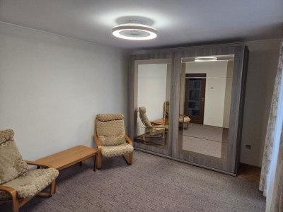 Apartament 4 camere decomandat, zona Bazei Sportive