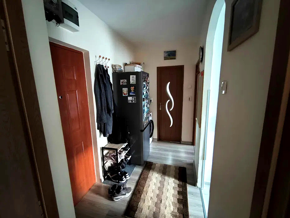 Apartament 2 camere decomandat, zona Bld Primaverii