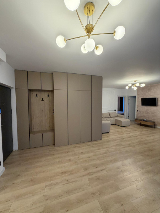 Apartament 3 camere la cheie, etaj 1, parcare subterana, zona Vivo