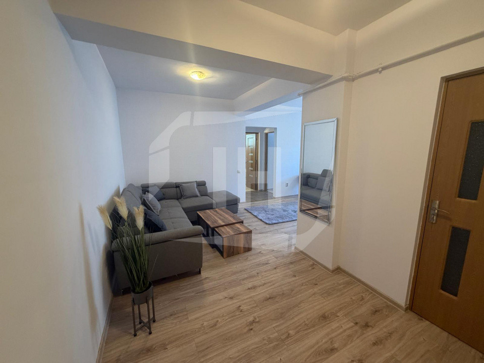 Apartament 3 camere, etaj intermediar, parcare, zona Oașului