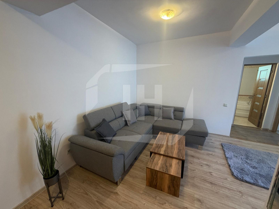 Apartament 3 camere, etaj intermediar, parcare, zona Oașului