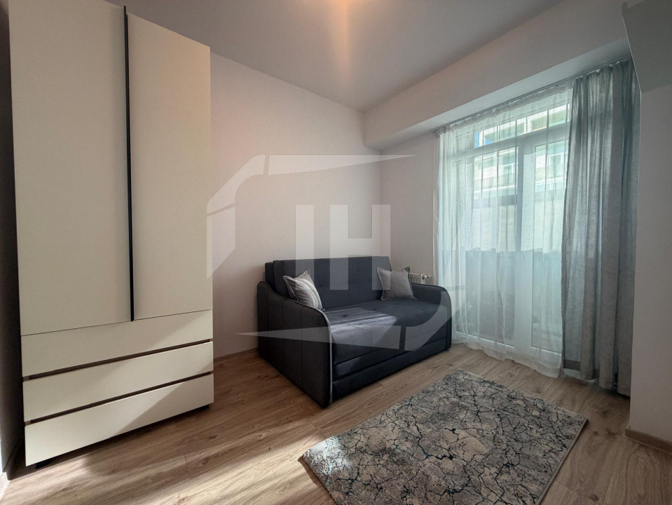 Apartament 3 camere, etaj intermediar, parcare, zona Oașului