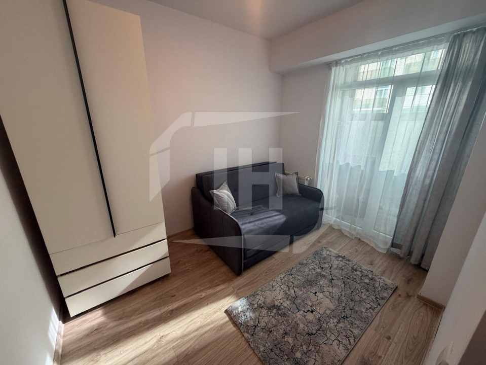 Apartament 3 camere, etaj intermediar, parcare, zona Oașului