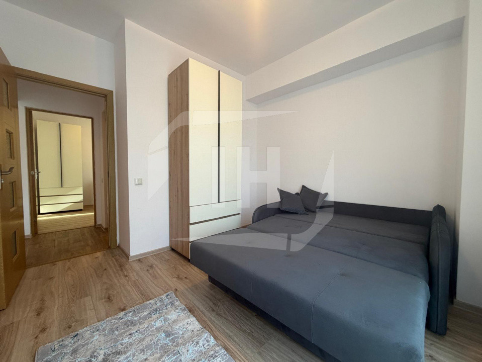 Apartament 3 camere, etaj intermediar, parcare, zona Oașului