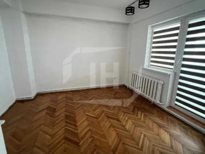Apartament 4 camere, decomandat, etaj intermediar, zona Dorobantilor