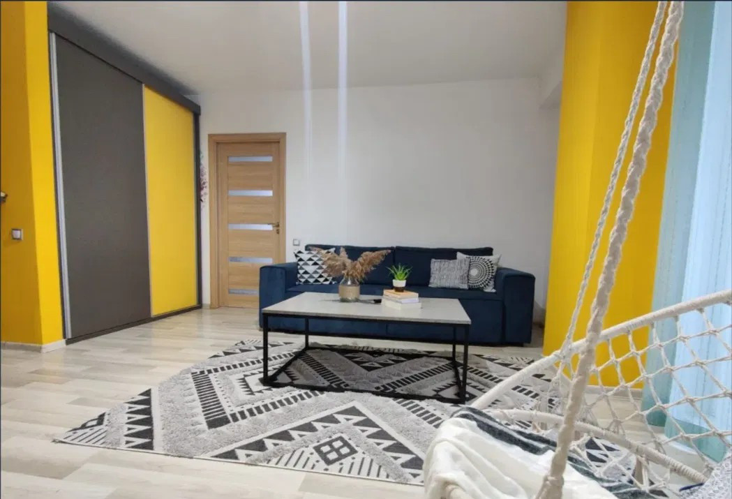Apartament 2 camere, terasa si parcare, zona Vivo