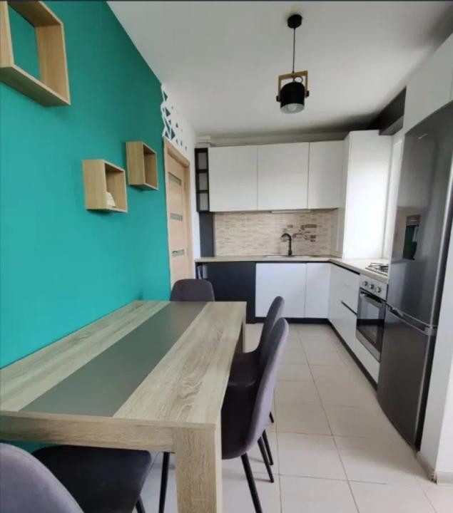 Apartament 2 camere, terasa si parcare, zona Vivo