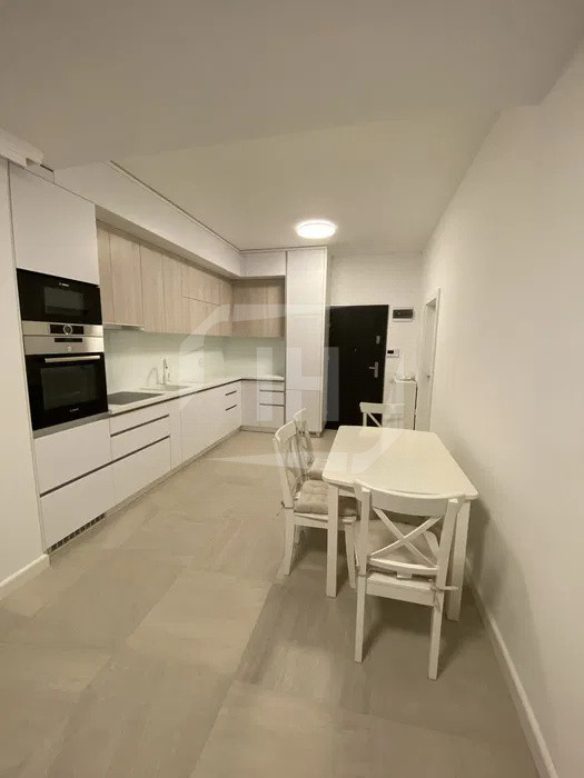 Apartament 2 camere, etaj intermediar, zona Sopor
