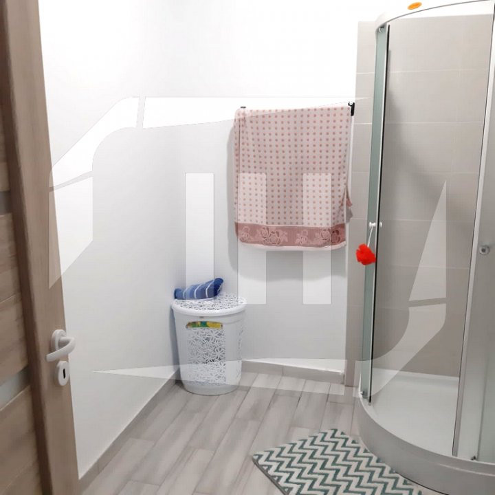 Apartament 2 camere, etaj intermediar, zona Vivo