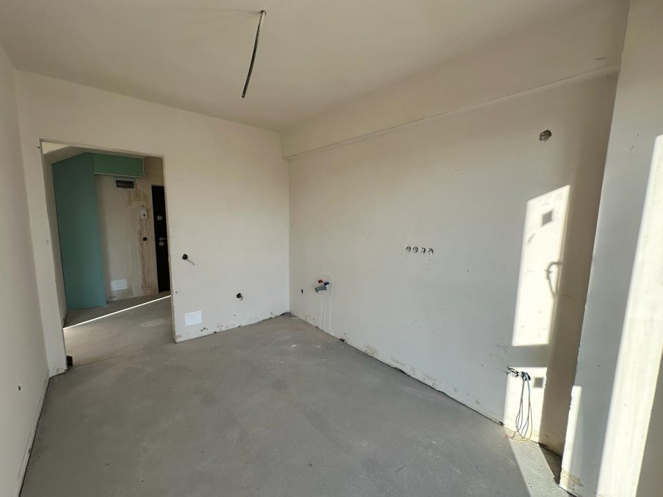 Apartament decomandat, cu scara interioara, terasa, parcare