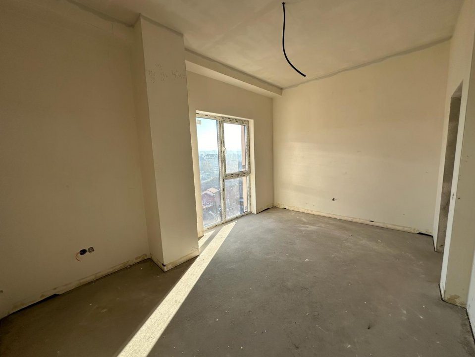 Apartament decomandat, cu scara interioara, terasa, parcare