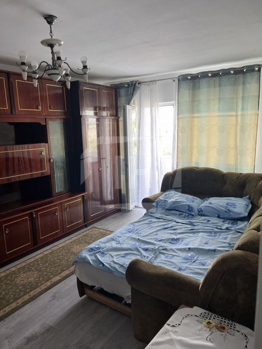 Apartament cu 3 camere, decomandat, zona Nicolae Titulescu