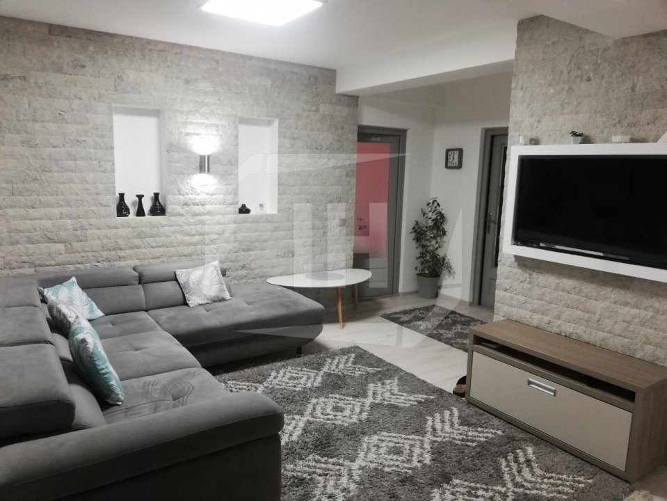 Apartament cu 3 camere, mobilat si utilat, zona Piata 1 Mai