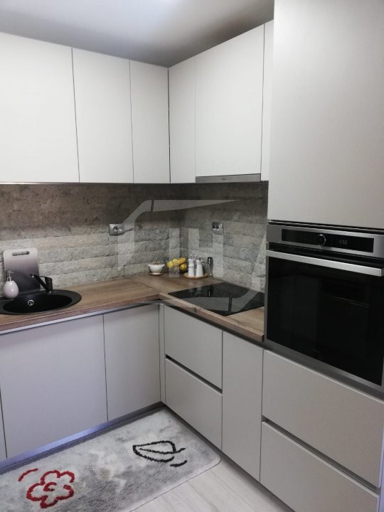 Apartament cu 3 camere, mobilat si utilat, zona Piata 1 Mai