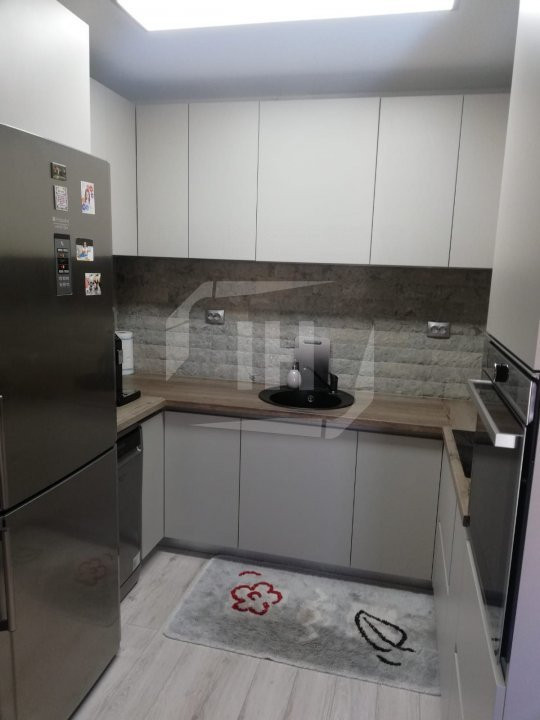 Apartament cu 3 camere, mobilat si utilat, zona Piata 1 Mai