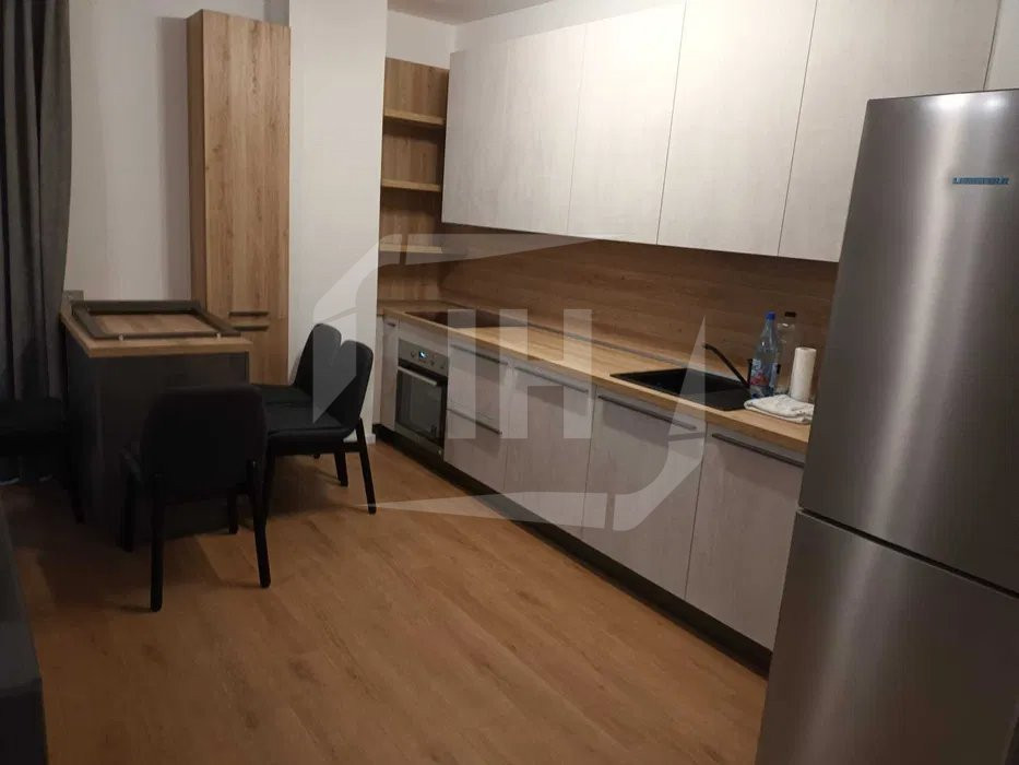 Apartament 3 camere, modern, AC, parcare, Zona Garii