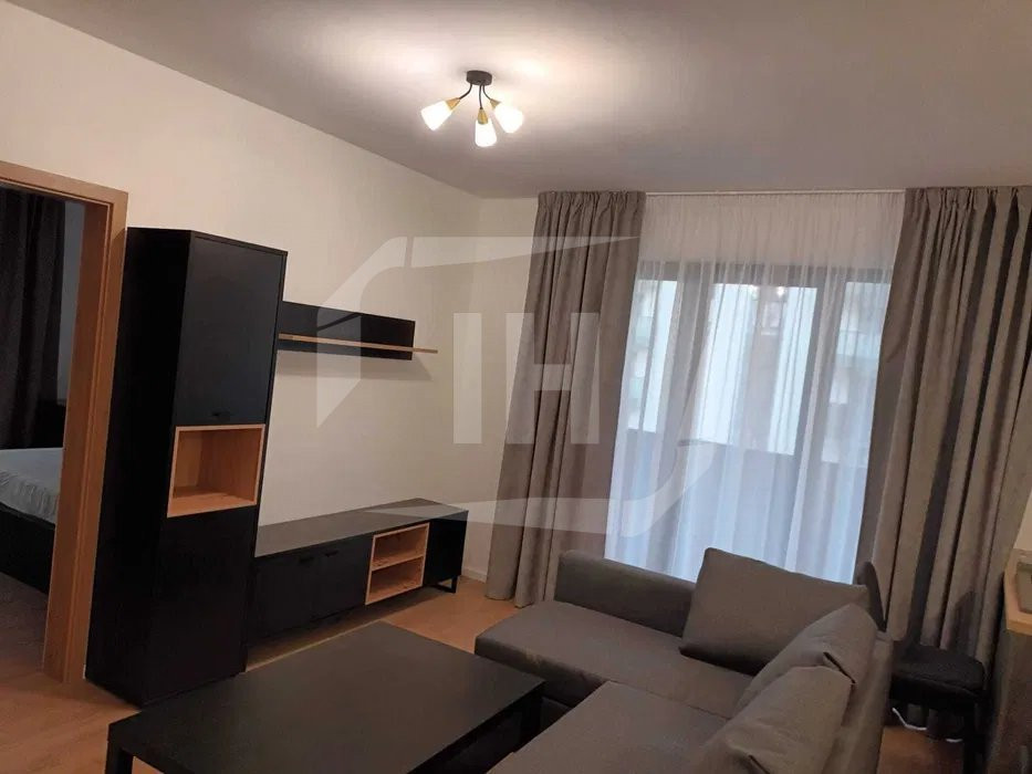 Apartament 3 camere, modern, AC, parcare, Zona Garii