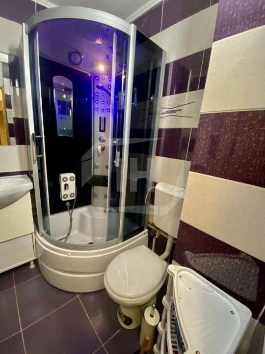 Apartament 4 camere, 2 bai, 2 balcoane, etaj 3, complet renovat, in Marasti!