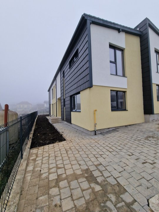 Casa cu 4 camere, constructie noua, finalizata cu CF