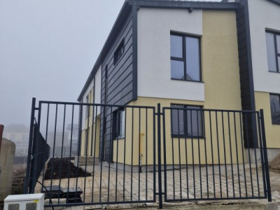 Casa cu 4 camere, constructie noua, finalizata cu CF