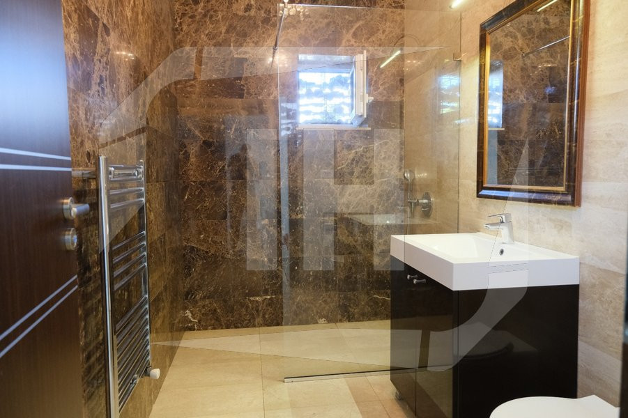 Casa individuala cu 6 camere,  arhitectura moderna si finisaje premium