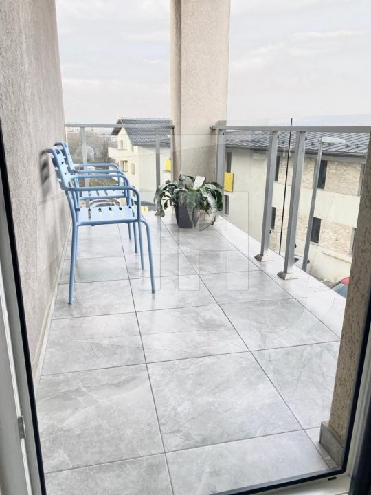 Apartament cu 3 camere, parcare, zona Vivo